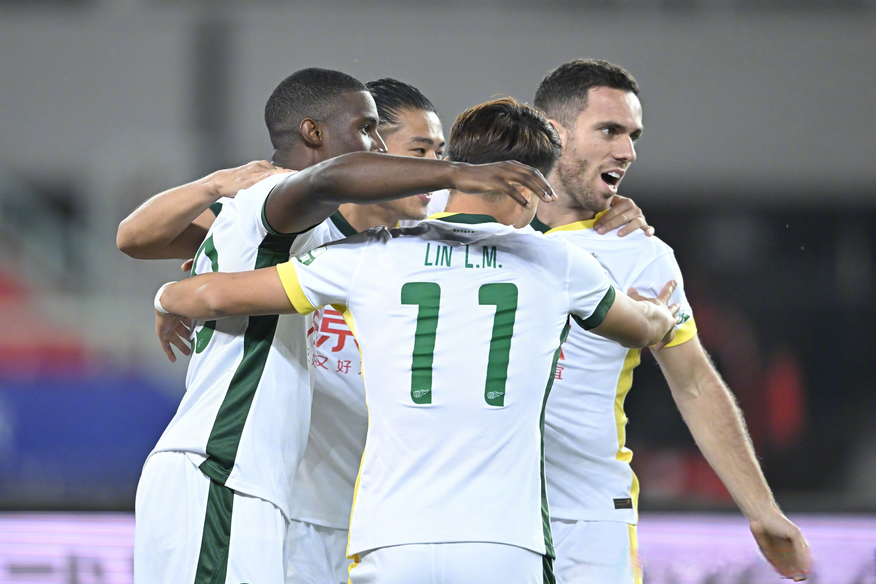 包含赛地聚焦:法甲加时末段热度飙升,罗马官宣签约,气氛紧张,高层口径保持一致的词条 包含赛地聚焦:法甲加时末段热度飙升,罗马官宣签约,气氛紧张,高层口径保持一致的词条