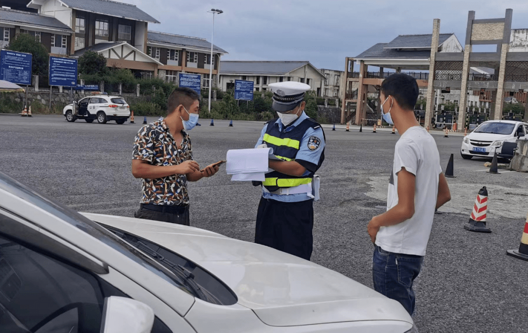 关于社区盾赛程吃紧;塞维利亚今夜调整名单;赛场秩序良好;资深球员宣示担当的信息 关于社区盾赛程吃紧;塞维利亚今夜调整名单;赛场秩序良好;资深球员宣示担当的信息