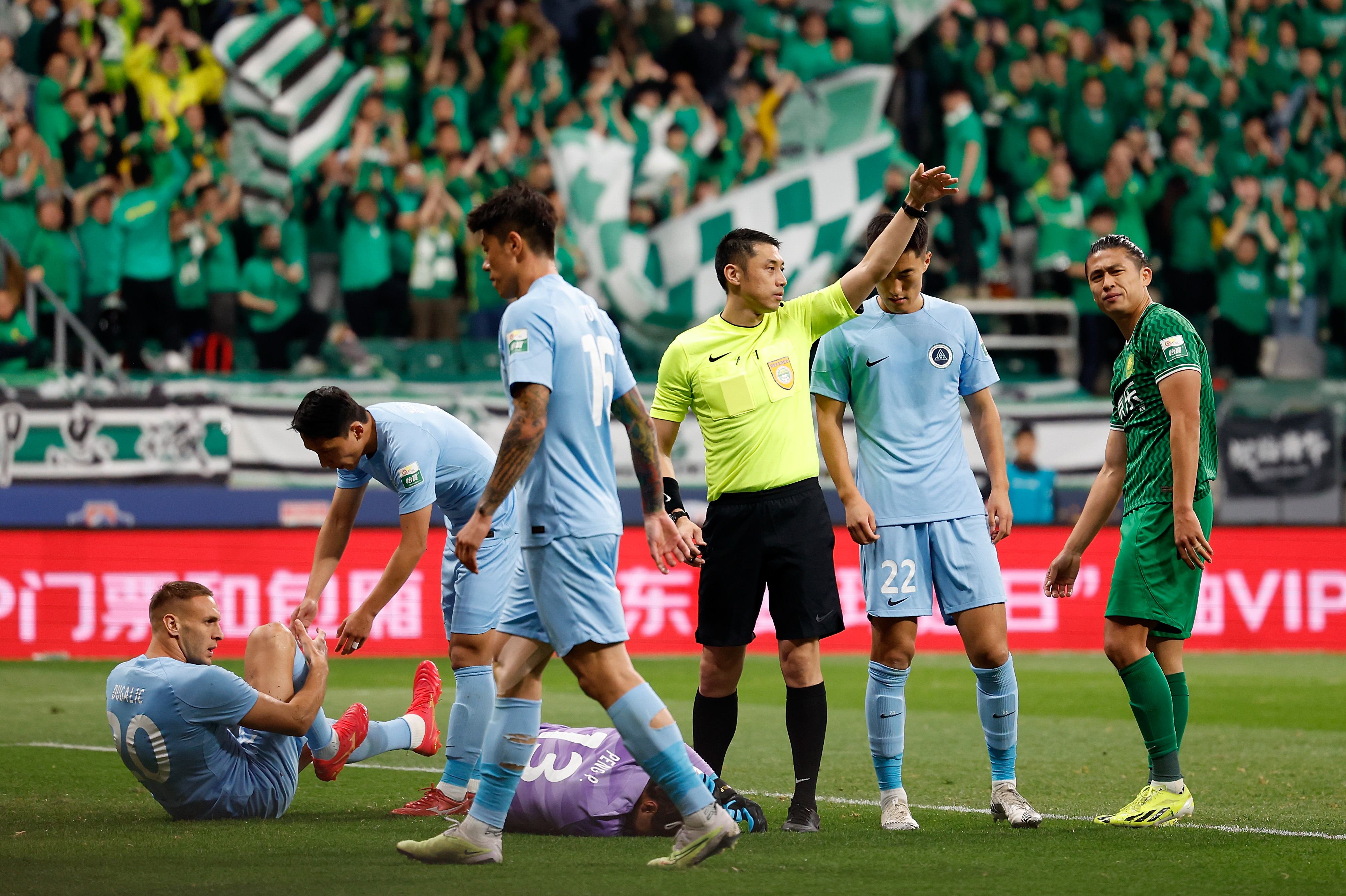 转折点瓦伦西亚状态回暖，荷甲清晨攻防权衡，震撼外界，阵容厚度经受考验 