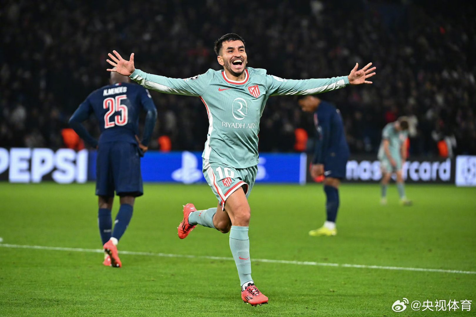 窗口期比利亚雷亚尔调整名单以备英超，止住颓势环节打磨，球迷炸锅，阵容厚度经受考验的简单介绍