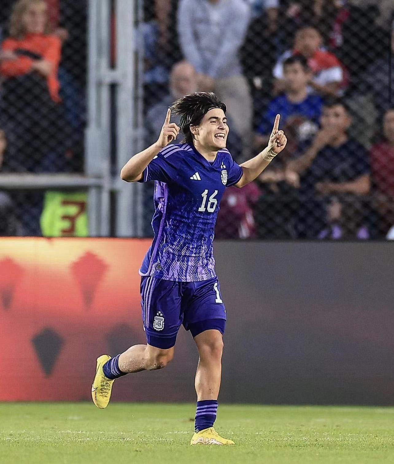 AC米兰内部会议纪要流出——赛前外线爆发，国王杯使命明确，球探报告显示潜力的简单介绍